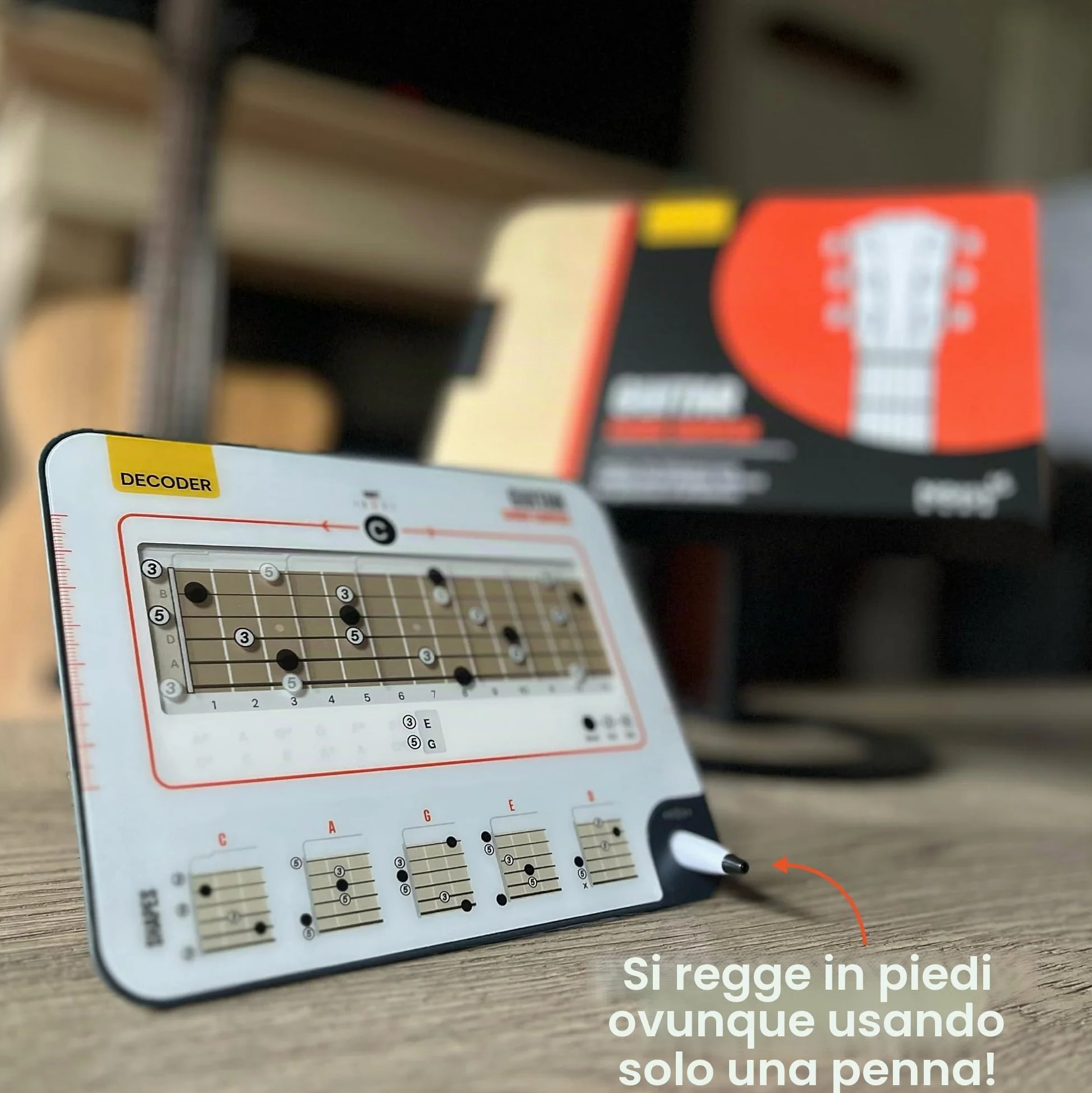 Bussola per Accordi di Chitarra Scorrevole e Libro - Impara il Sistema CAGED, Costruisci 1000+ Accordi in Qualsiasi Chiave, Strumento di Decodifica Visiva del Tastiera e Libro di Teoria - Per