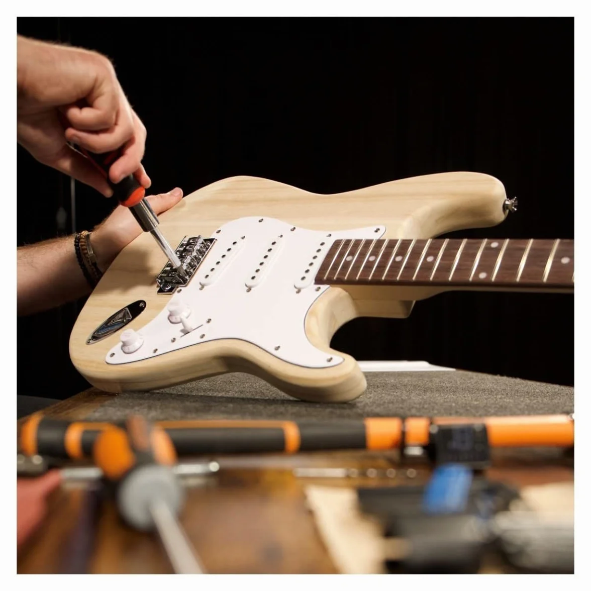Kit per chitarra fai da te - Costruisci la tua chitarra elettrica Gear4music