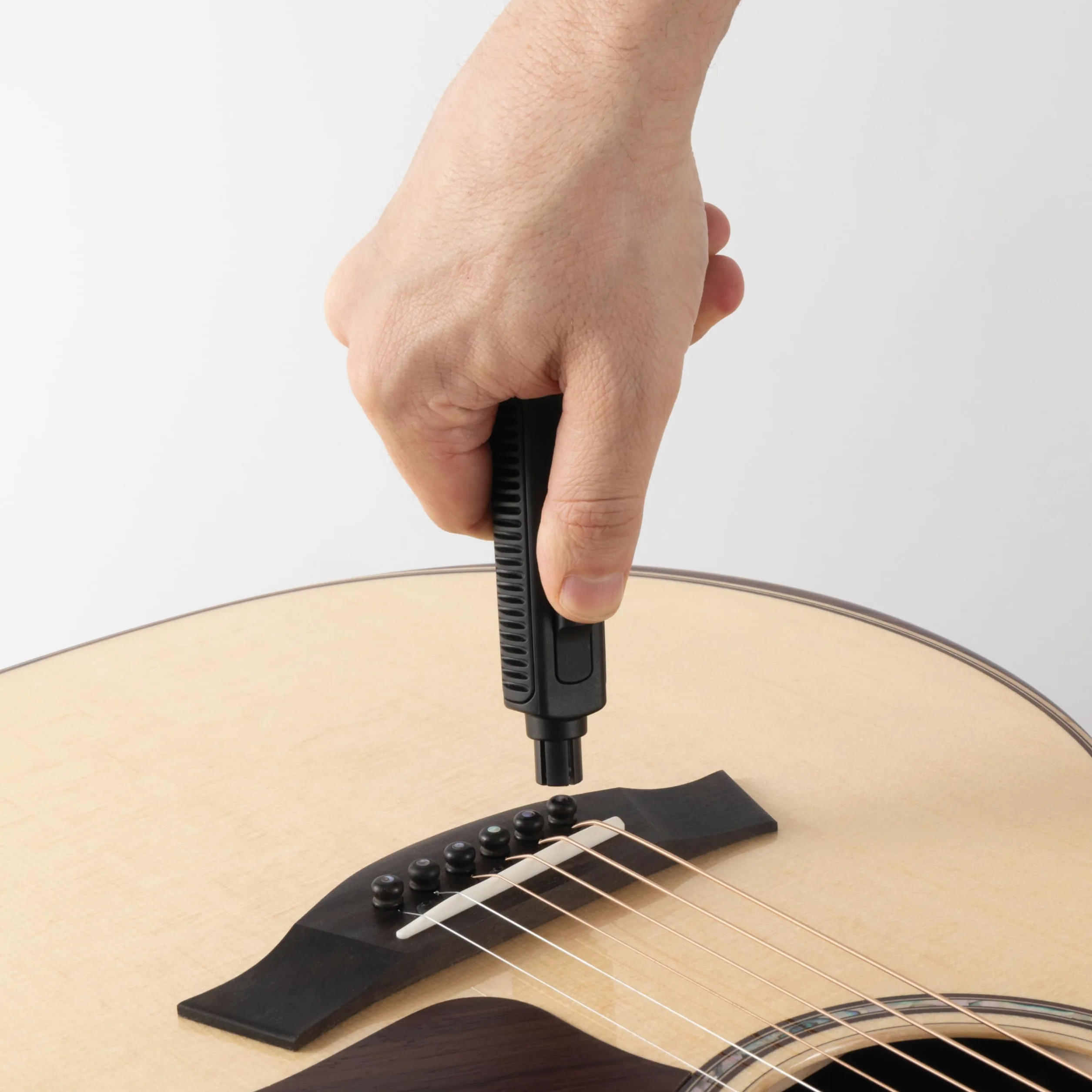 D'Addario Accessories Tour Grade String Peg Winder - Avvolgicorde per chitarra di qualità superiore con estrattore per pirolo del ponticello - Strumento per chitarra per cambiare le corde