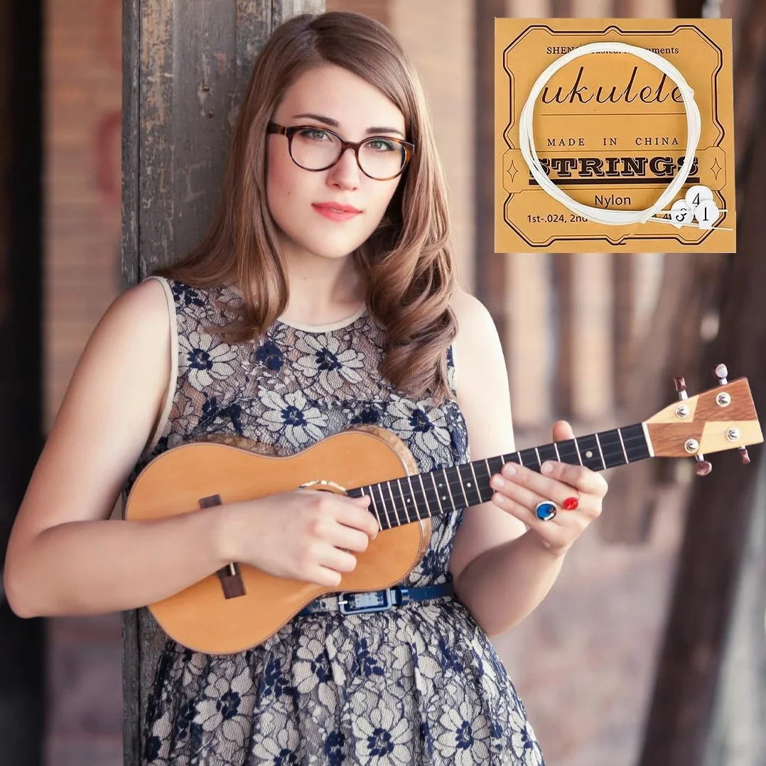 WeddHuis Corde per Ukulele in Nylon 4 Plettri Ukulele, Set di Corde per Ukulele Corde acustiche Accessori per Ukulele Corde in Nylon per Ukulele con Plettri