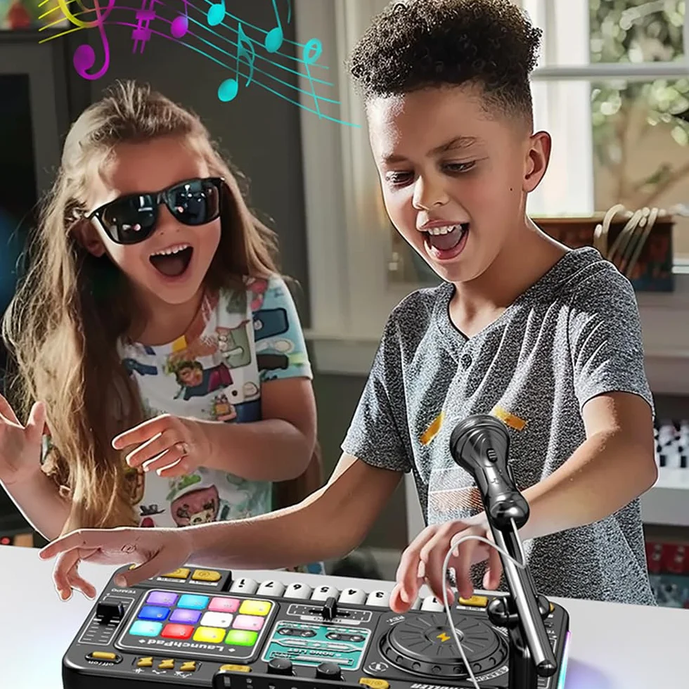Il mixer da DJ e il lettore di dischi per bambini possono essere collegati al microfono Bluetooth