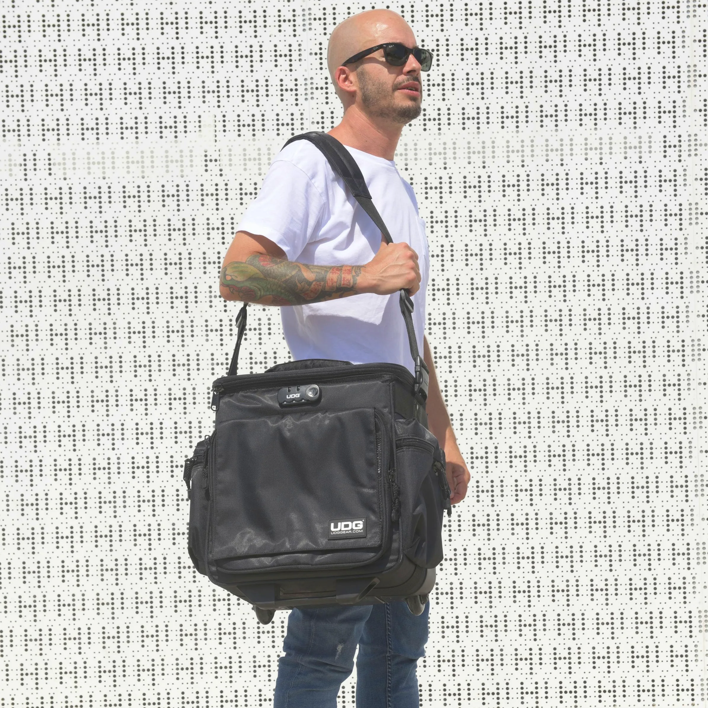 UDG Ultimate - Borsa a tracolla DeLuxe, colore: Nero