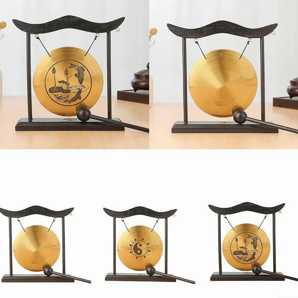 DAZZLEEX Feng Shui Gong in ottone, con base e telaio in legno, disco in rame e martello in legno, per decorazione cinese per la casa e l'ufficio, ornamento decorativo per l'inaugurazione della casa