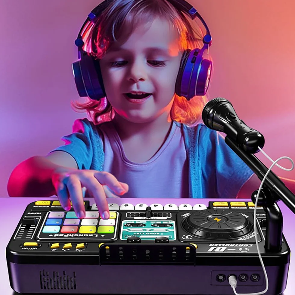 Il mixer da DJ e il lettore di dischi per bambini possono essere collegati al microfono Bluetooth