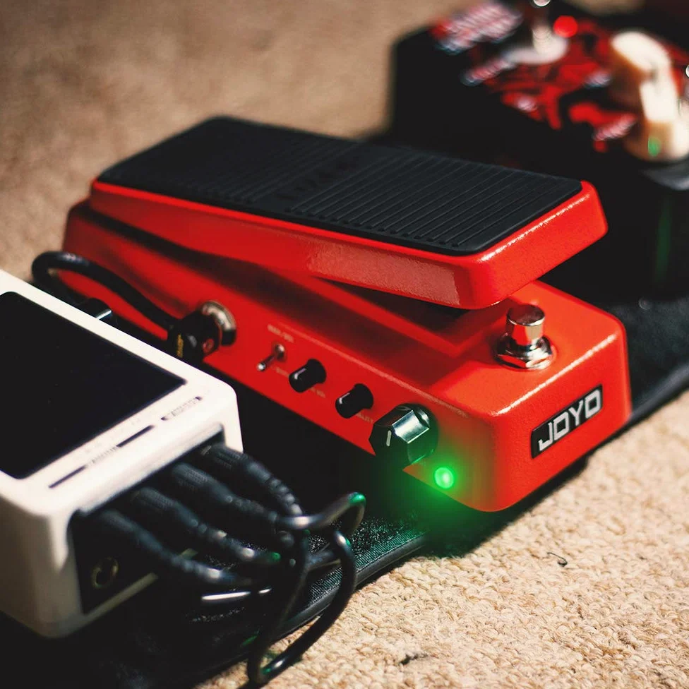 JOYO WAH-II - Pedale WAH classico e multifunzionale con funzioni Wah-Wah/volume con manopola WAHWAH Sound Quality Value (rosso)