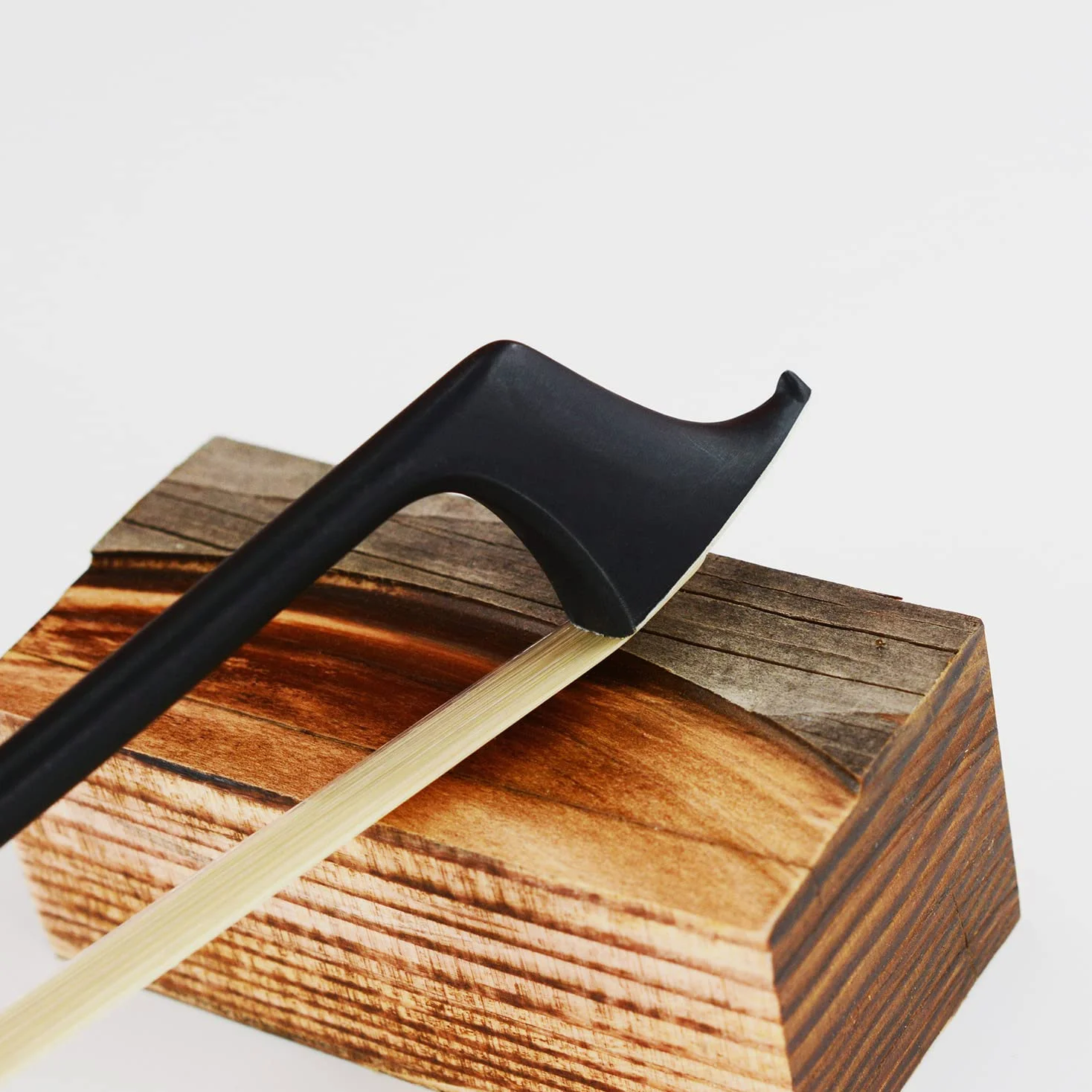 Fiocco per violoncello in fibra di carbonio 4/4, fiocco per violoncello naturale fatto a mano, ben bilanciato con rana in ebano Fleur-de-Lis per tutti i livelli di abilità