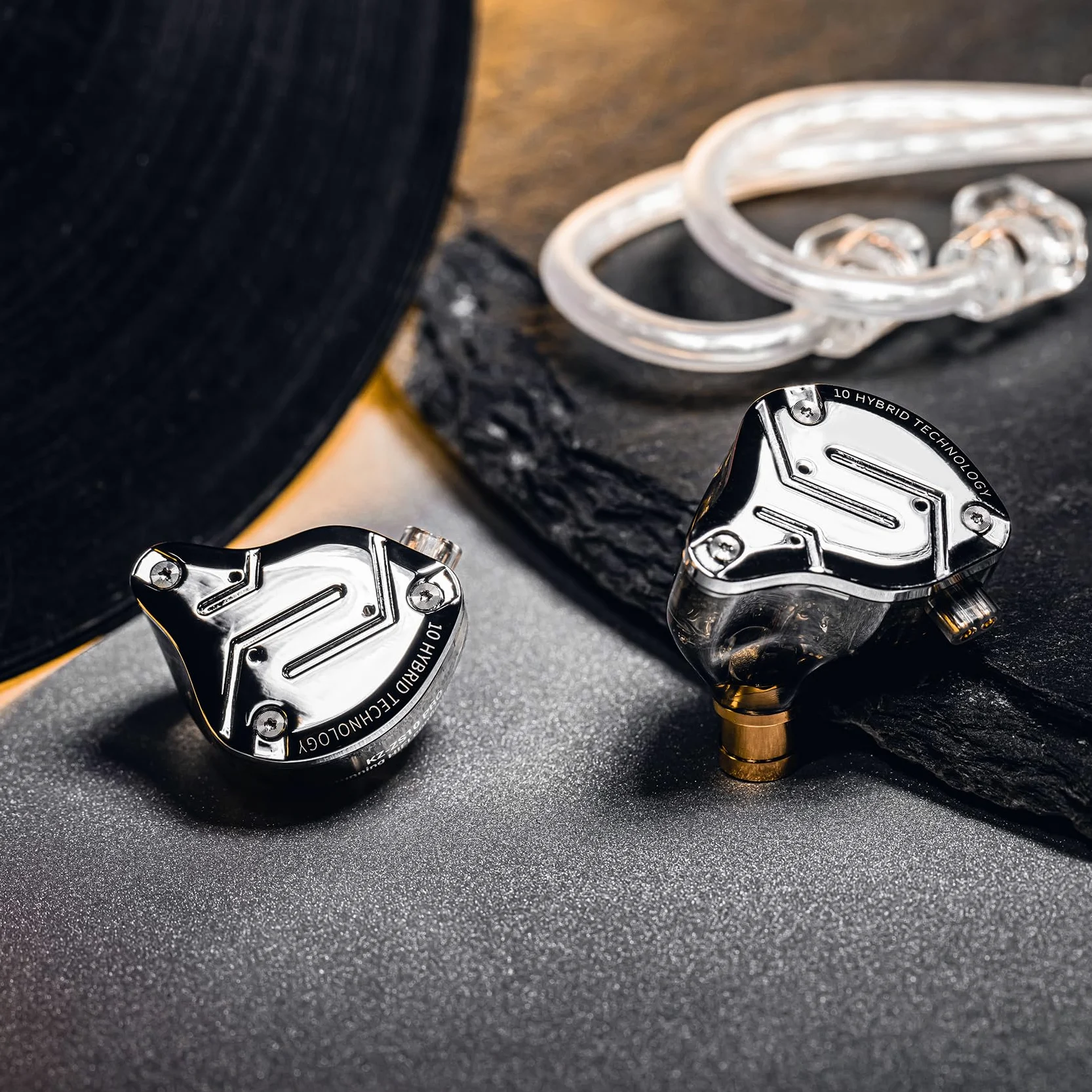 Yinyoo KZ ZS10 Pro Auricolari In Ear Monitor Cablati, 4BA 1DD Cuffie IEM Ibridi con Piastre Acciaio,con Cavo 2 Pin 3.5mm 4 Paia di Gommini per Musicisti