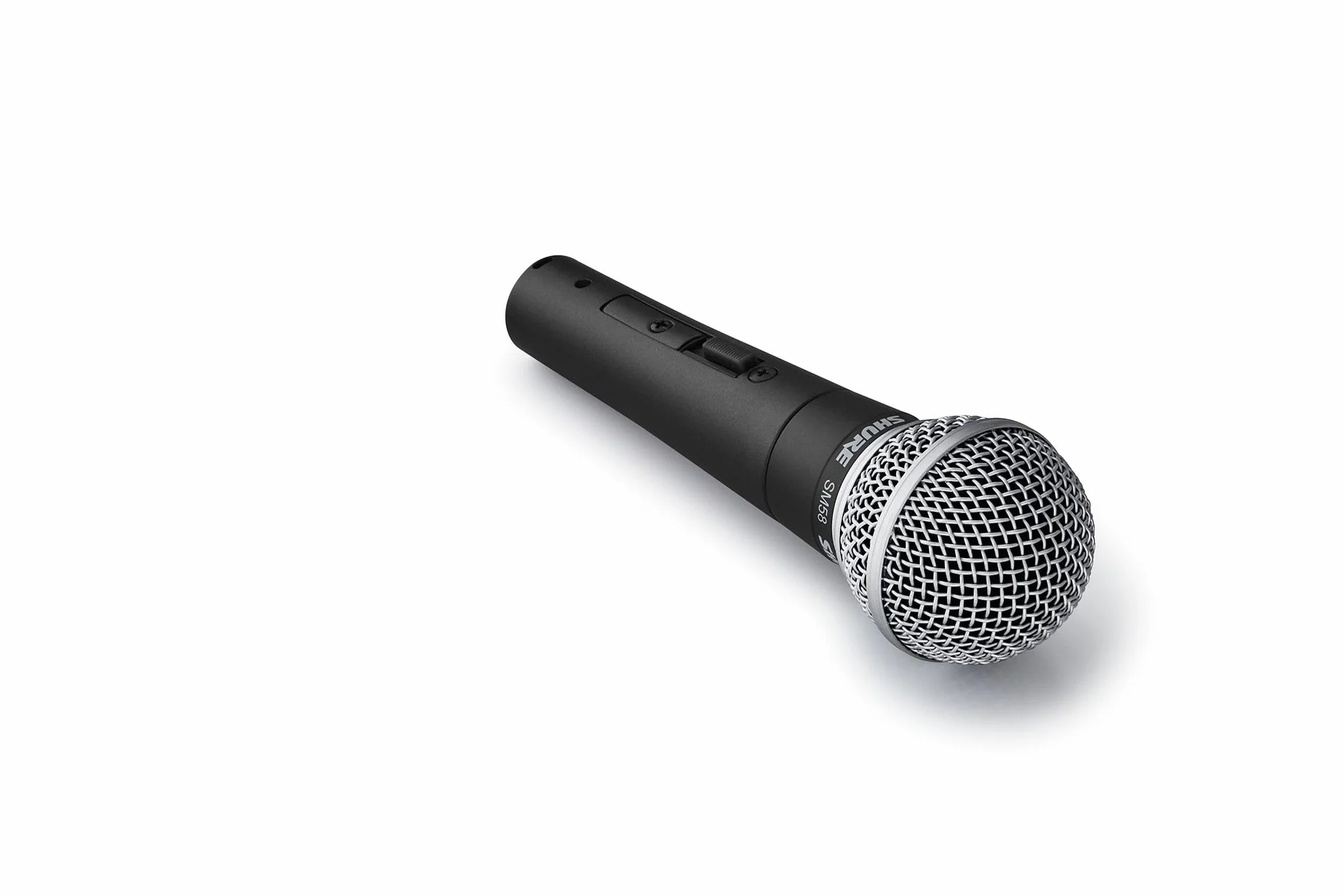 Shure SM58SE Carderid Dynamic Vocal Microfono con interruttore on e off, filtro pop integrato, clip microfono A25D, borsa di archiviazione, connettore XLR a 3 pin (SM58S)