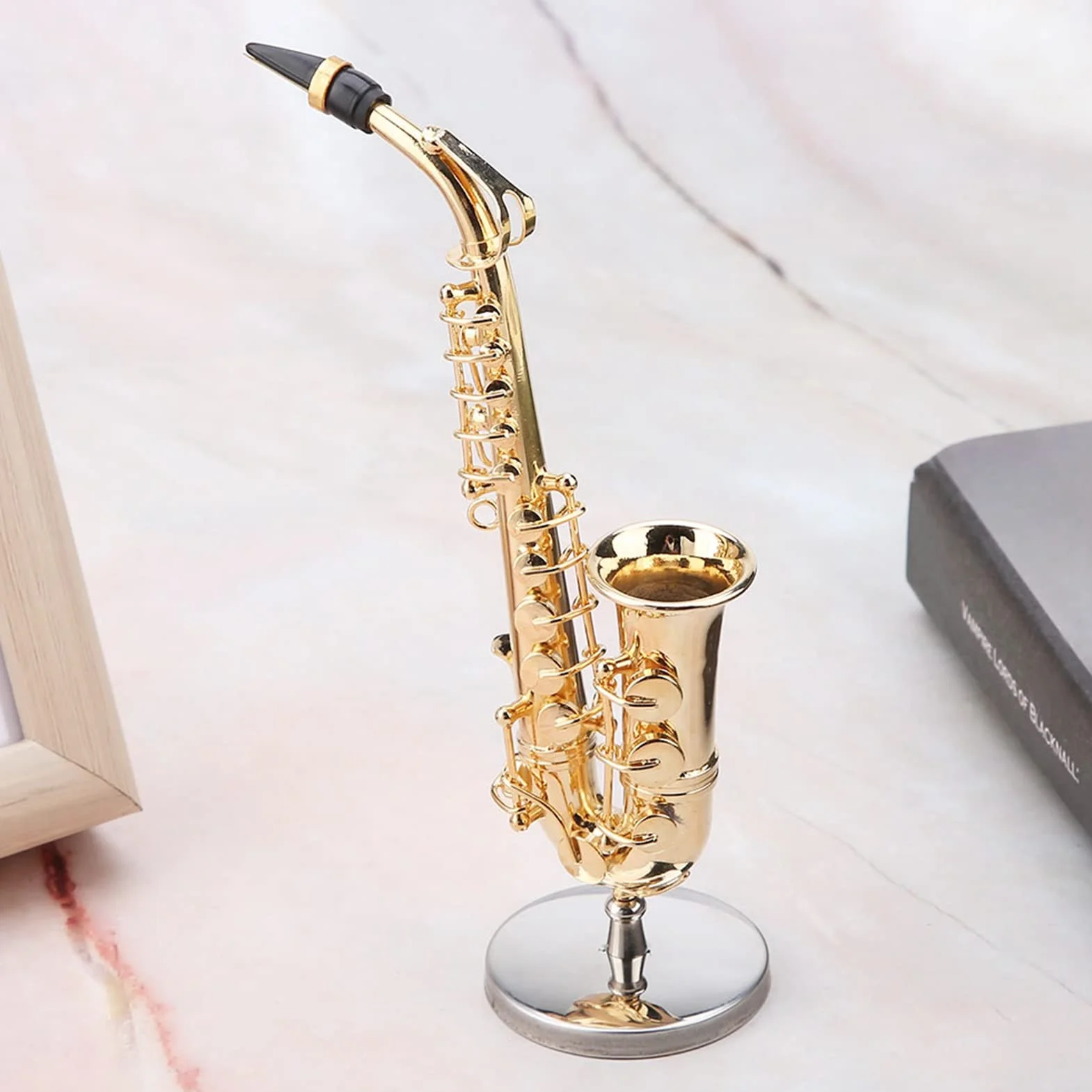 Sassofono in Miniatura, Modello di Sassofono Contralto in Miniatura Pesante Modello di Strumento Placcato in Oro Ornamenti con Supporto e Custodia