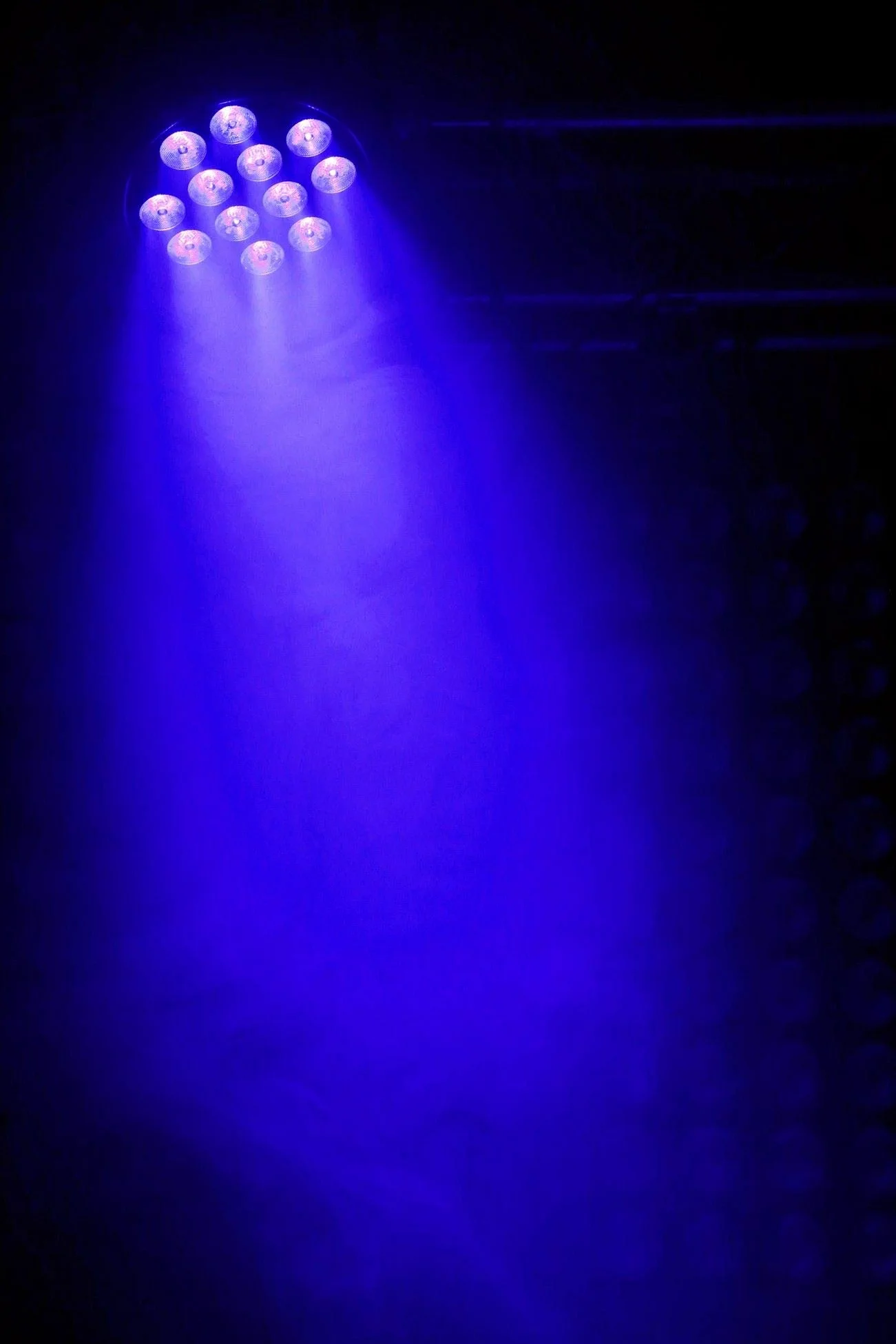 beamZ BT310 FlatPAR Effetto Luce 4-in-1 LED Disco Discoteca (12 x 8 Watt, RGBAW-UV, 4 o 8 canali DMX e stand-alone, Telecomando-IR, sensibilità regolabile, velocità impostabile)