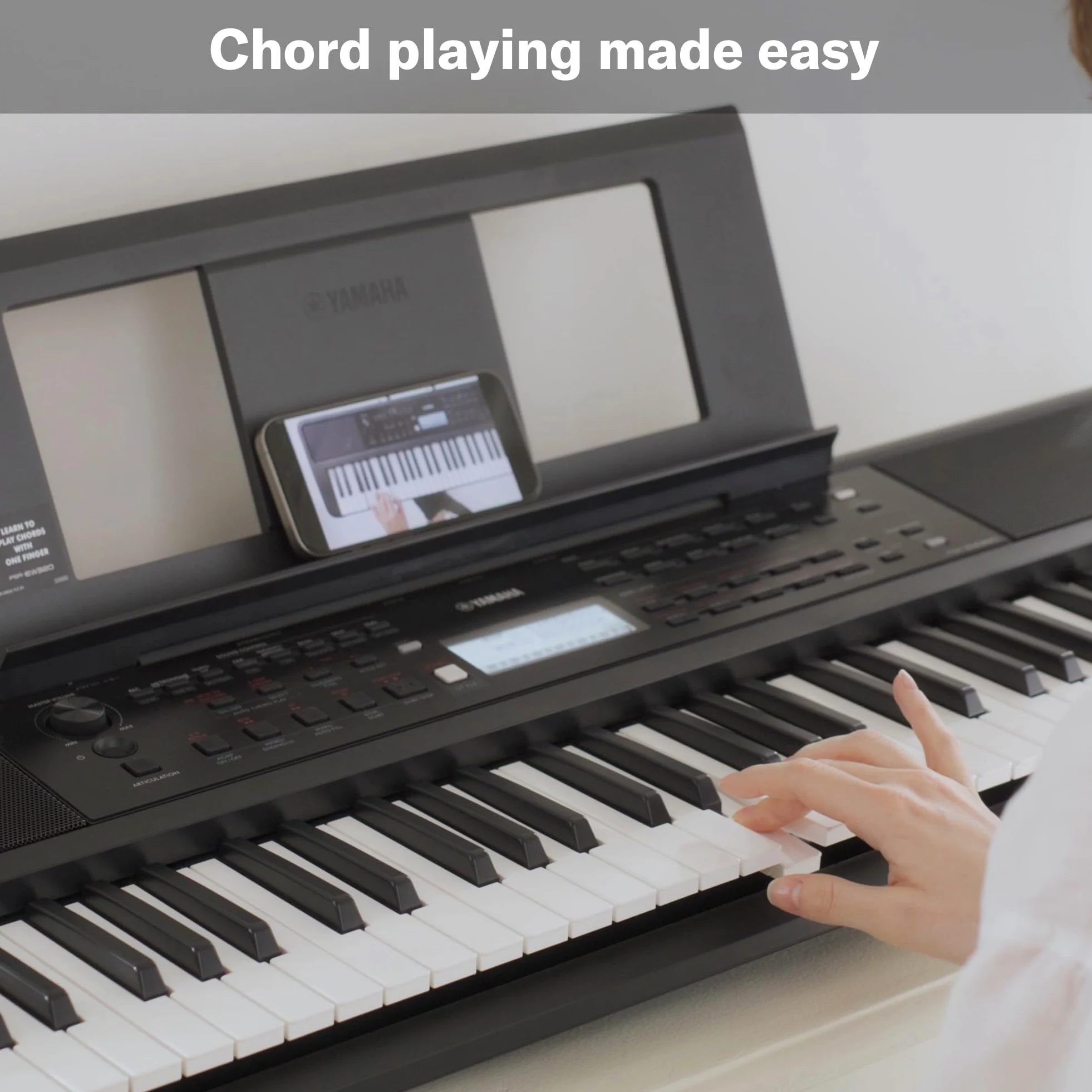 Yamaha PSR-EW320 - Tastiera Portatile per Principianti con 76 Tasti, 650 Voices, 48 Note di Polifonia, 260 Styles di Auto-Accompagnamento, 2 Lezioni Online con un Insegnante delle Scuole Yamaha