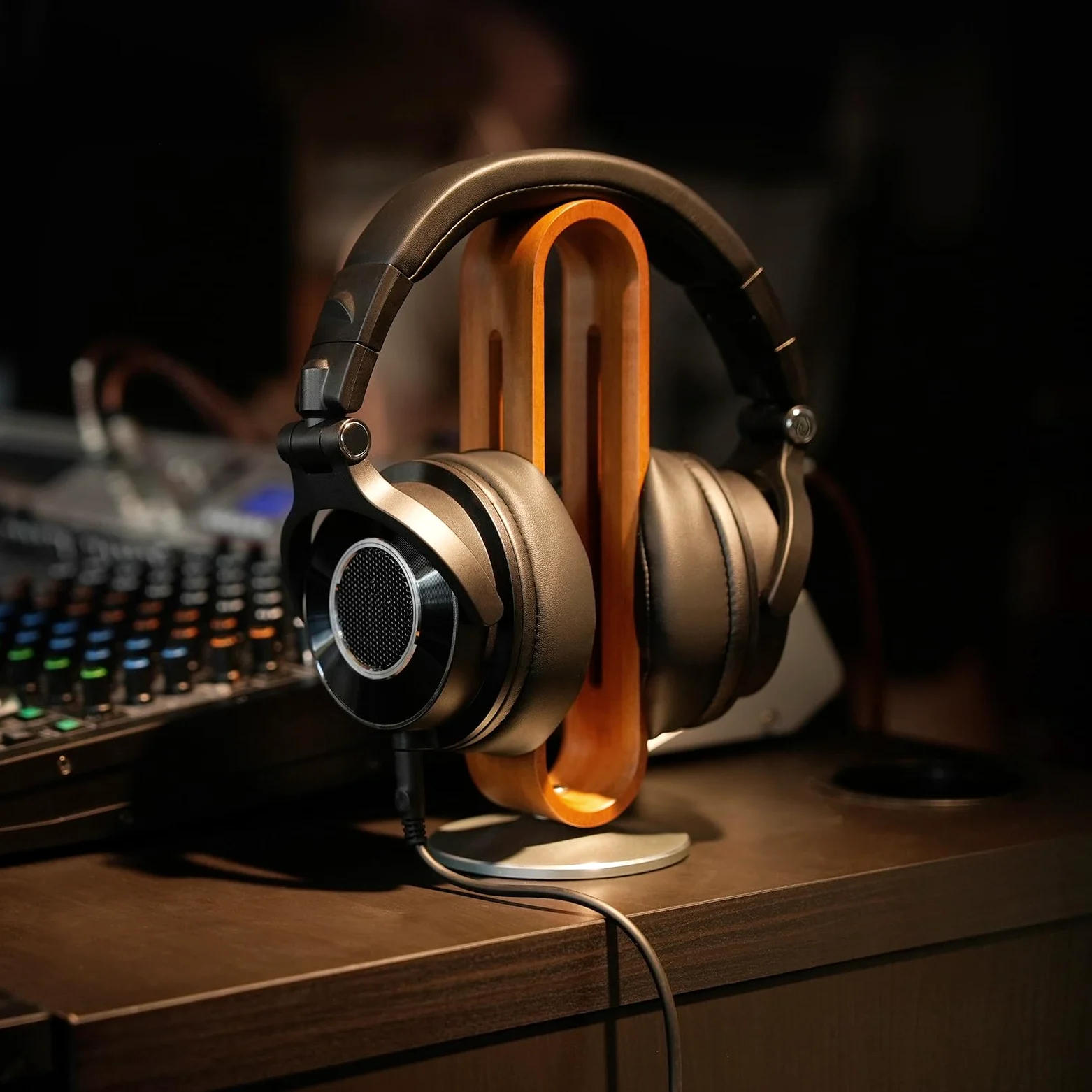 OneOdio Monitor 60 Cuffie Professionali da Studio, Cuffie Sopra l'orecchio con Driver da 50 mm Audio ad Alta Risoluzione, Cavo Staccabile (3,5 mm / 6,35 mm), per Podcast, Creatori, DJs, PC