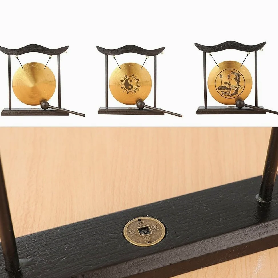 DAZZLEEX Feng Shui Gong in ottone, con base e telaio in legno, disco in rame e martello in legno, per decorazione cinese per la casa e l'ufficio, ornamento decorativo per l'inaugurazione della casa
