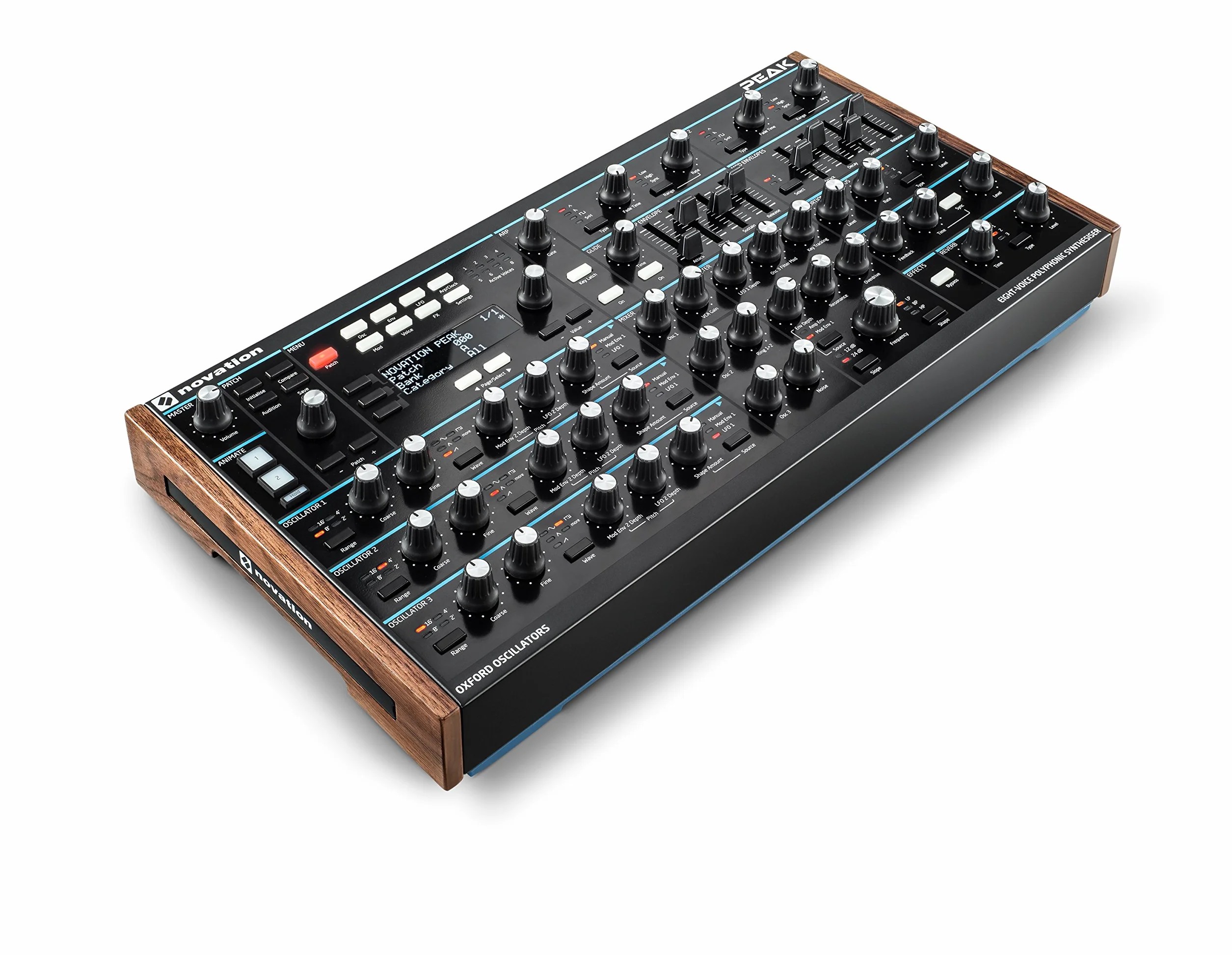 Peak di Novation, sintetizzatore polifonico senza tastiera ad otto voci con due LFO per voce, matrice di modulazione a 16 posizioni, tre punti di distorsione analogica ed effetti digitali.