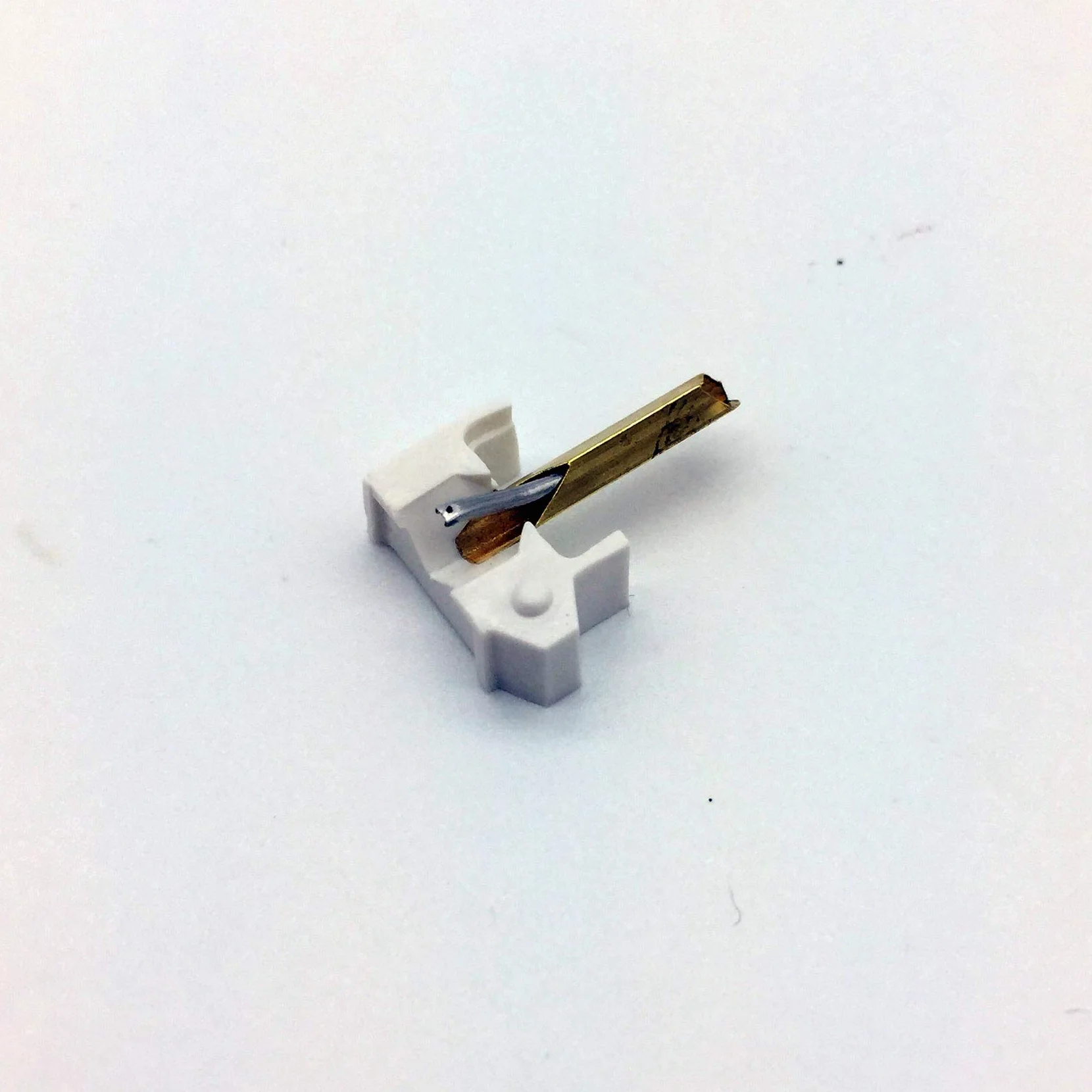 Tonar replacement stylus compatible with Shure M44-7 cartridge N44-7 stylus 267-DS