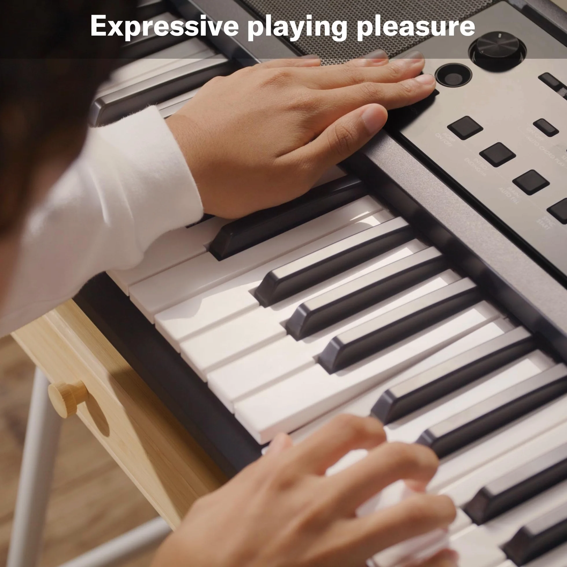 Yamaha PSR-E383 Tastiera Portatile per Principianti, 650 Voci Strumentali Autentiche e Tasti Sensibili al Touch con Polifonia a 48 Note, Include 2 Lezioni Online con Yamaha Music School Teacher