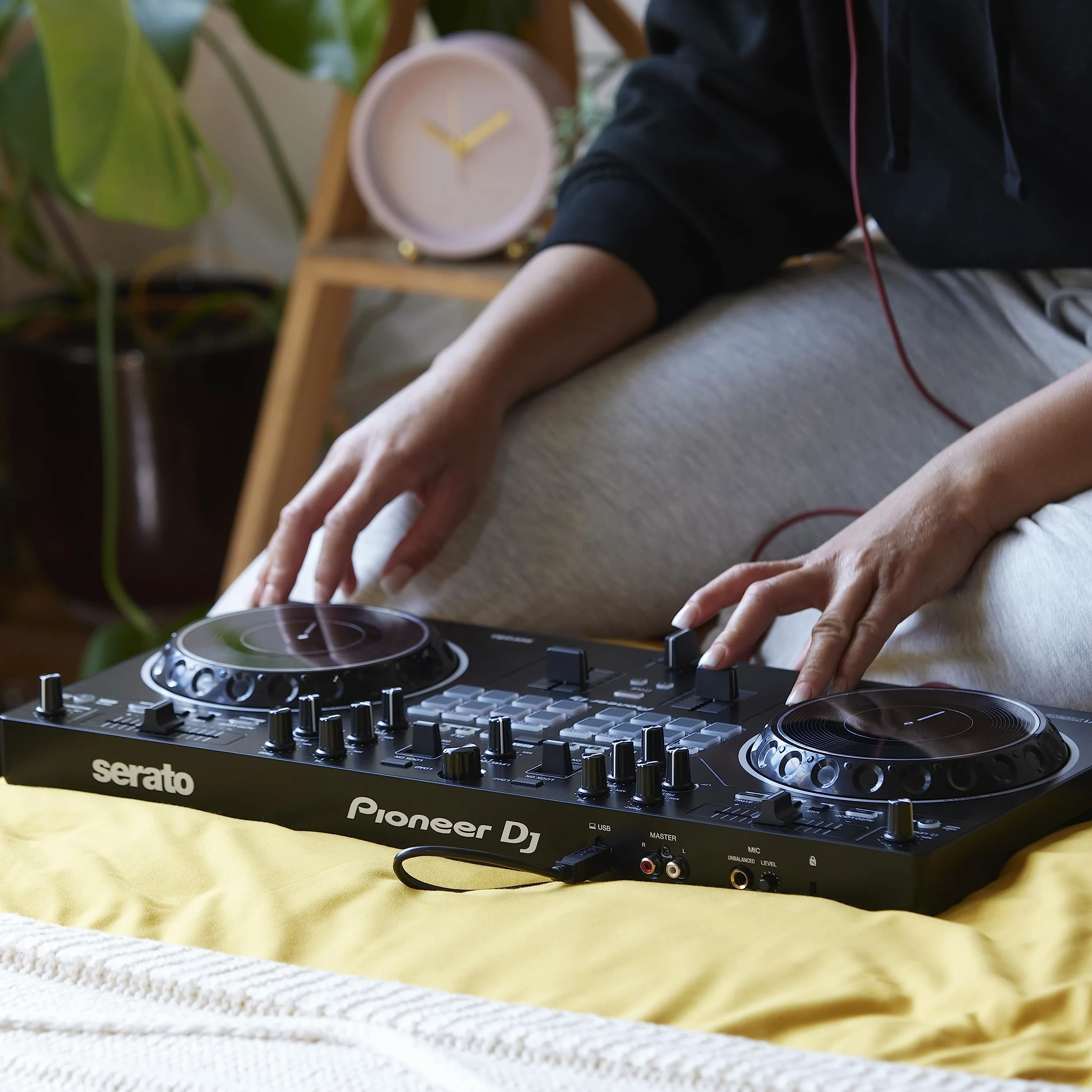 Pioneer DJ DDJ-REV1 Controller DJ Serato 2 giradischi