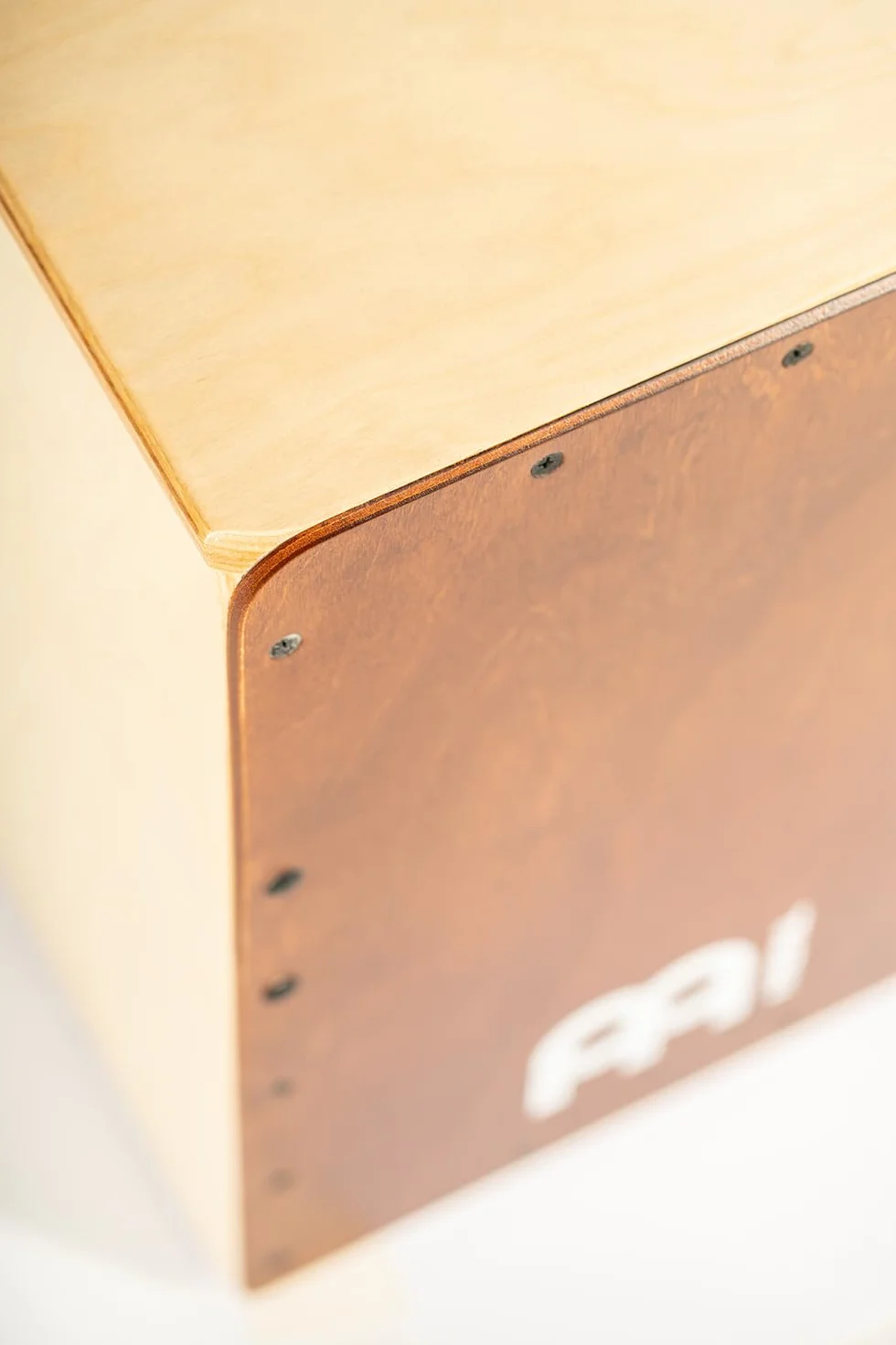 Meinl Percussion Snarecraft Cajon Instrument - Drum Box Compatto con 2 Cordiere - Superficie di Suono Betulla Almond (SC80AB)