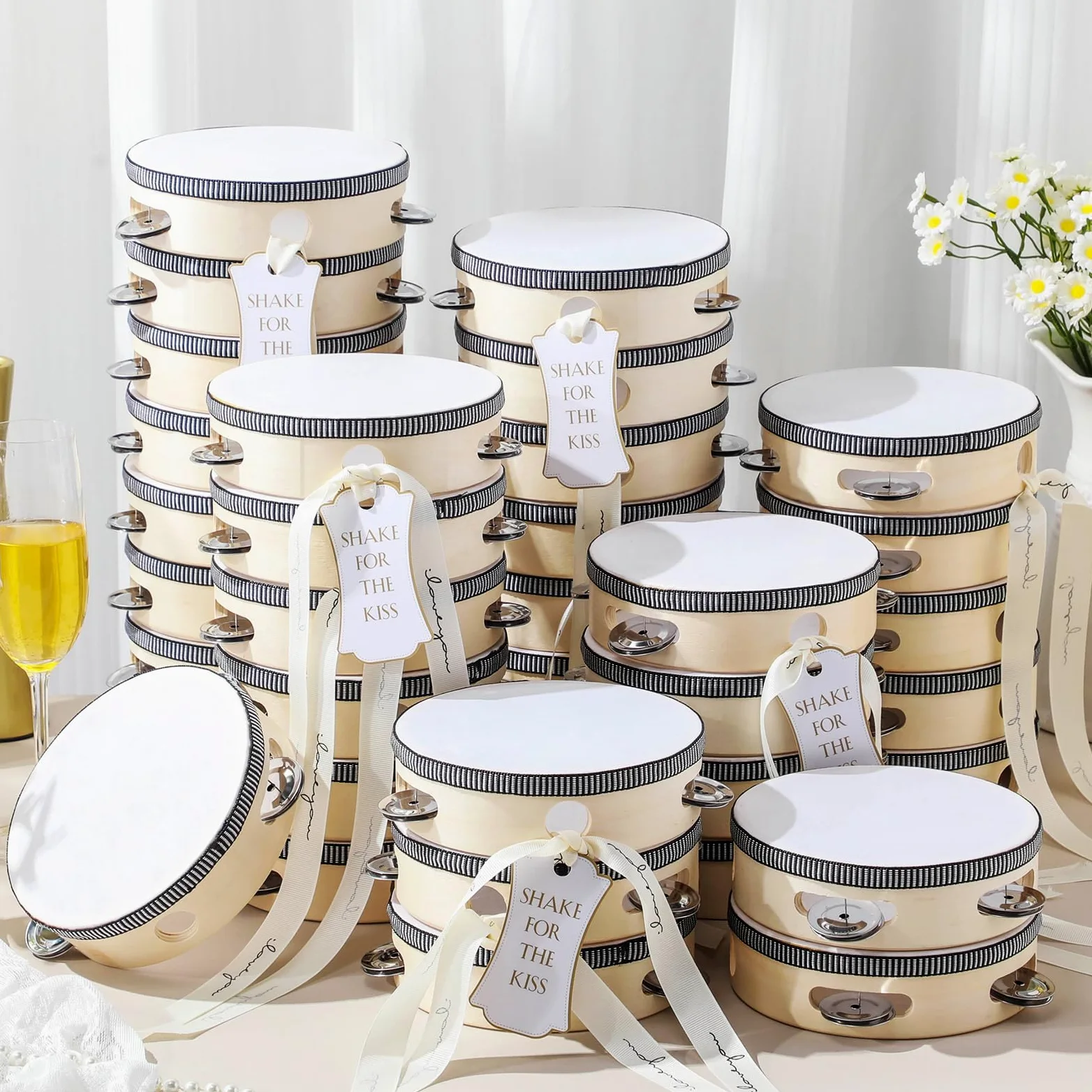 Set di 36 tamburelli da matrimonio da 10,2 cm, per adulti, in legno, con sonagli in metallo, etichette regalo, strumento musicale per chiesa, matrimoni, bomboniere