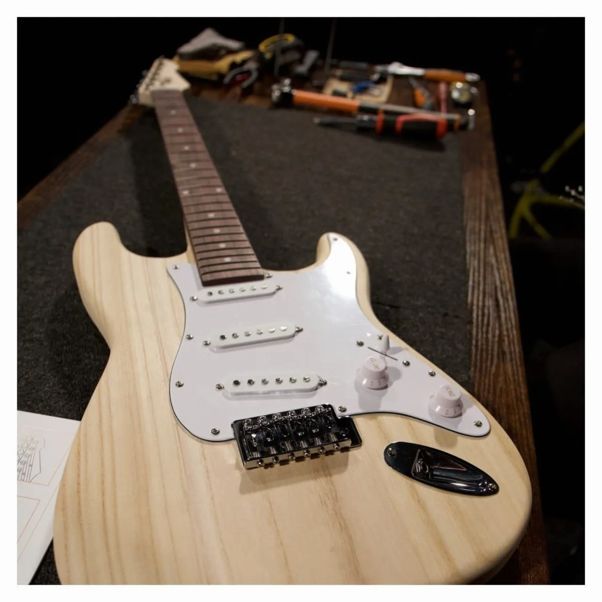 Kit per chitarra fai da te - Costruisci la tua chitarra elettrica Gear4music
