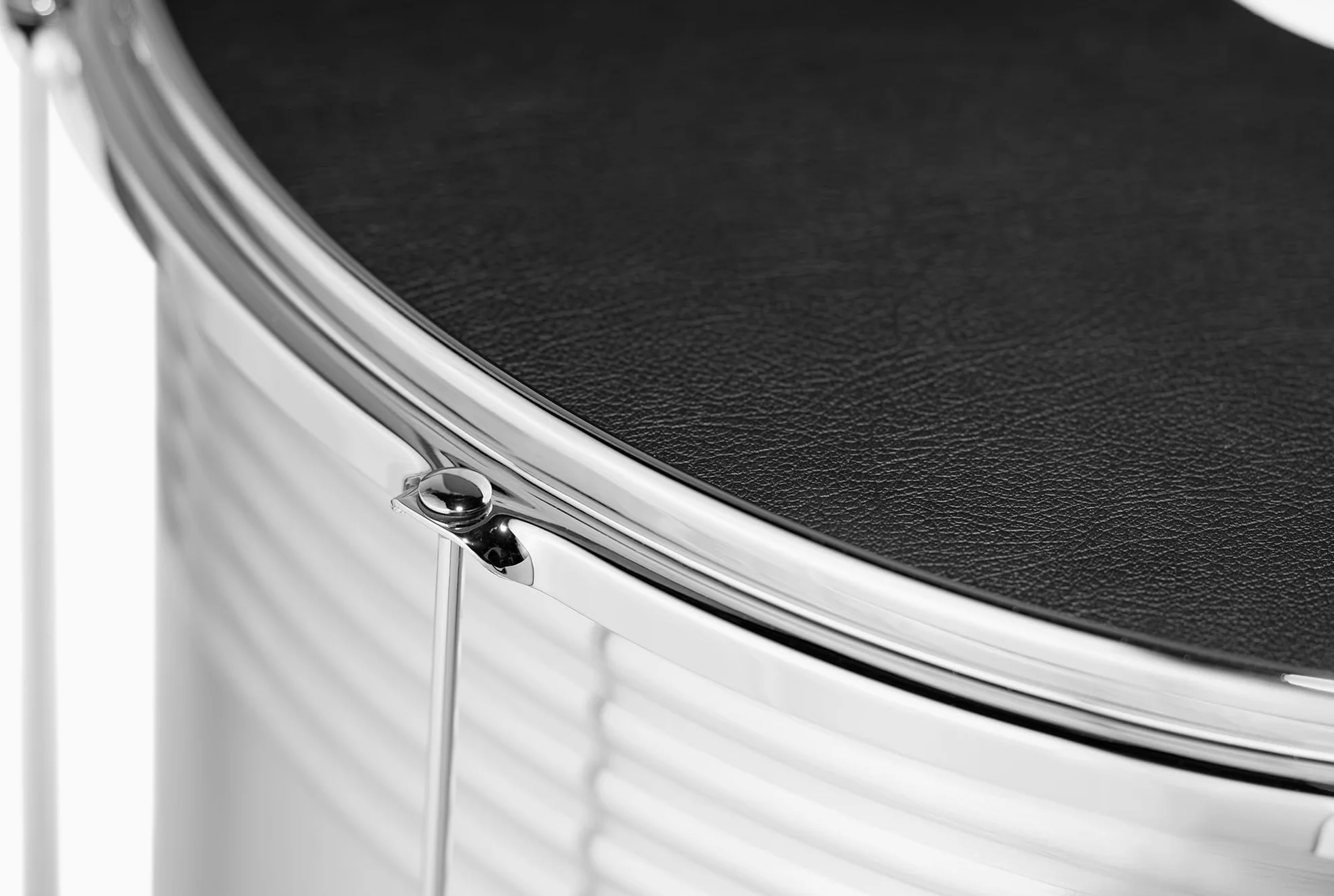 Meinl Percussion Traditional Aluminum Surdo – Tamburo Samba Molto Grande – Altezza Regolabile – 22-Pollici Diametro – 24-Pollici Altezza – Aluminum, Silver (SU22-L)
