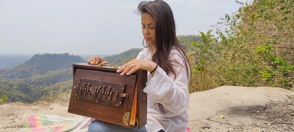 Premium Shruti Box con Espresso Color 440hz | Borsa imbottita per il trasporto/Realizzato in legno di teak/Strumento indiano | Scatola Shruti (432hz su richiesta)
