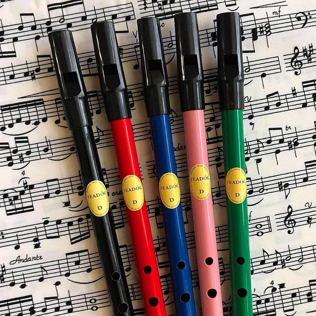 Feadog Black D Original Irish Whistle Single Pack