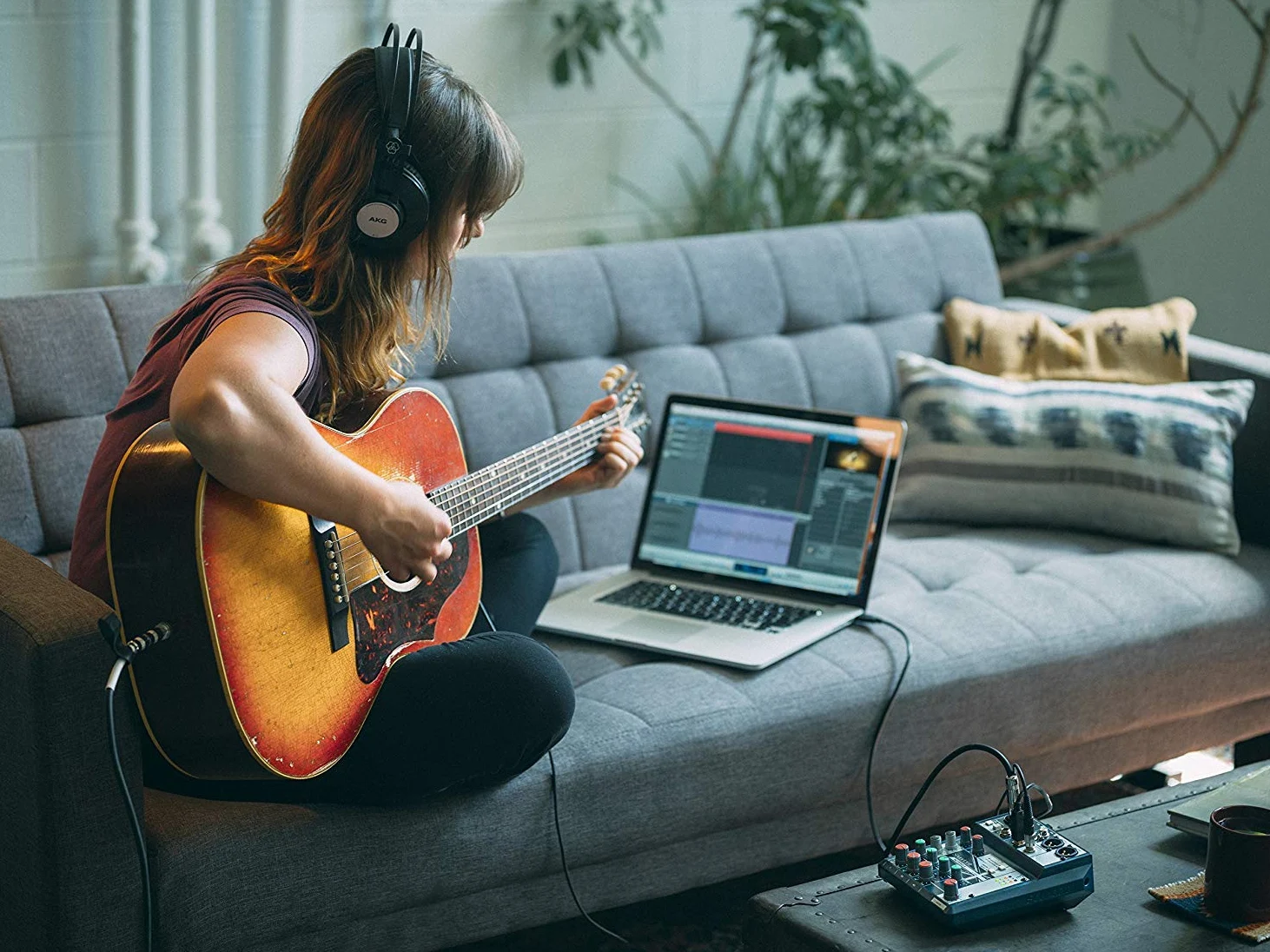 SOUNDCRAFT NOTEPAD 5 Console de mixage avec USB I/O