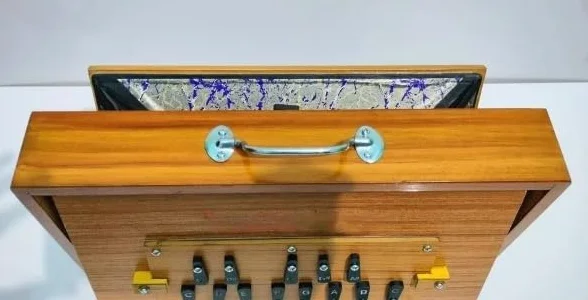 Shruti Box 38 x 25,4 x 7,6 cm, legno di teak e compensato, 440 Hz e 432 Hz Sur Pete con padel