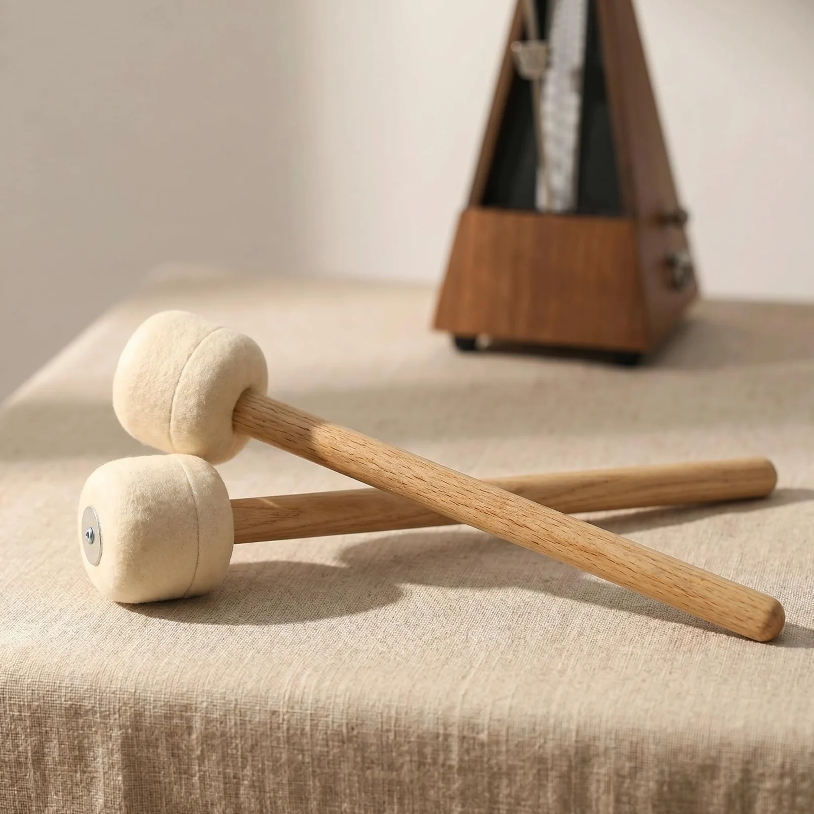 Toyvian 2 pezzi Mazzetto di grande cassa in legno con testa in feltro di lana bacchette per tamburo percussione accessorio pratico per principianti e musicisti